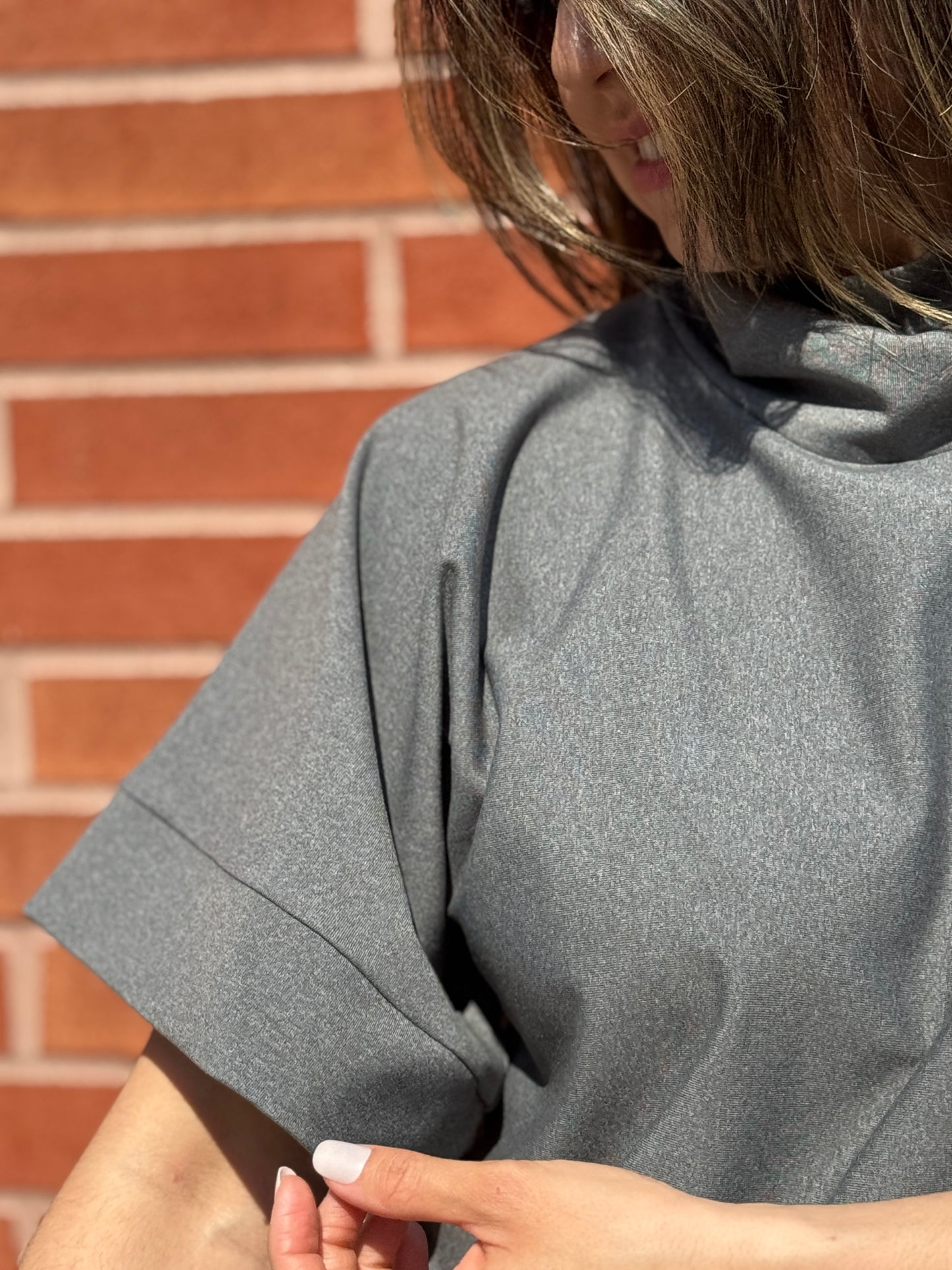 TP-Julia ¾ sleeves, rounded inset band top