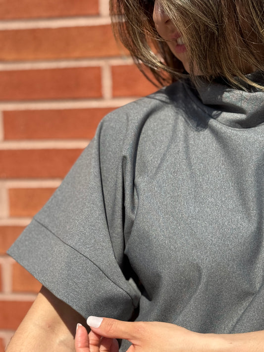 TP-Julia ¾ sleeves, rounded inset band top